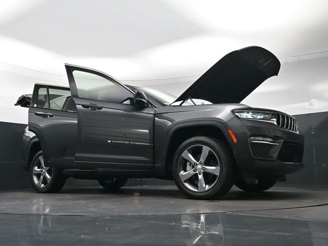 Used 2022 Gray Jeep Limited image 40