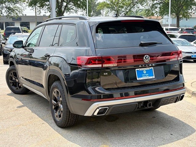 New 2026 Deep Black Pearl Volkswagen 2.0T Peak Edition image 8