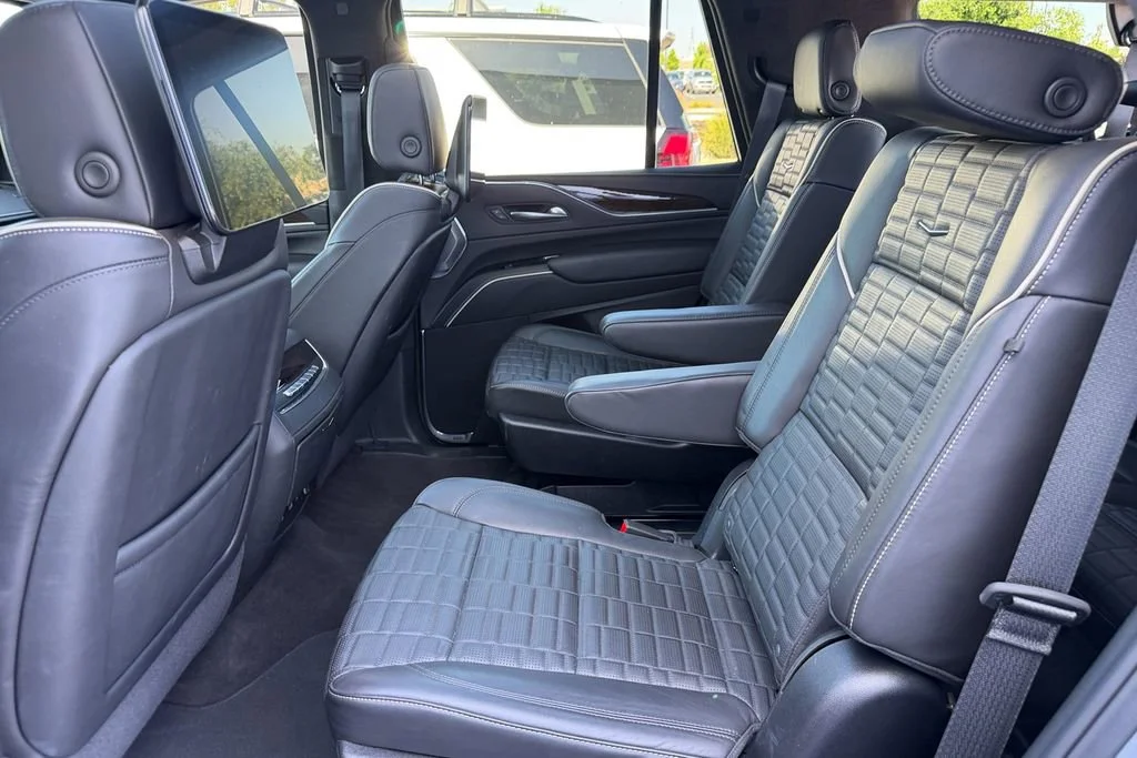 Used 2024 Argent Silver Metallic Cadillac Sport Platinum image 25