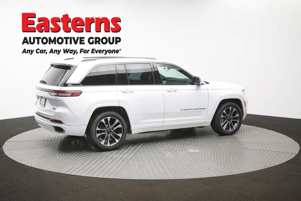 Used 2022 White Jeep Overland 4xe image 46