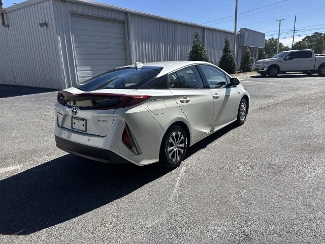 Used 2020 White Toyota Limited image 5