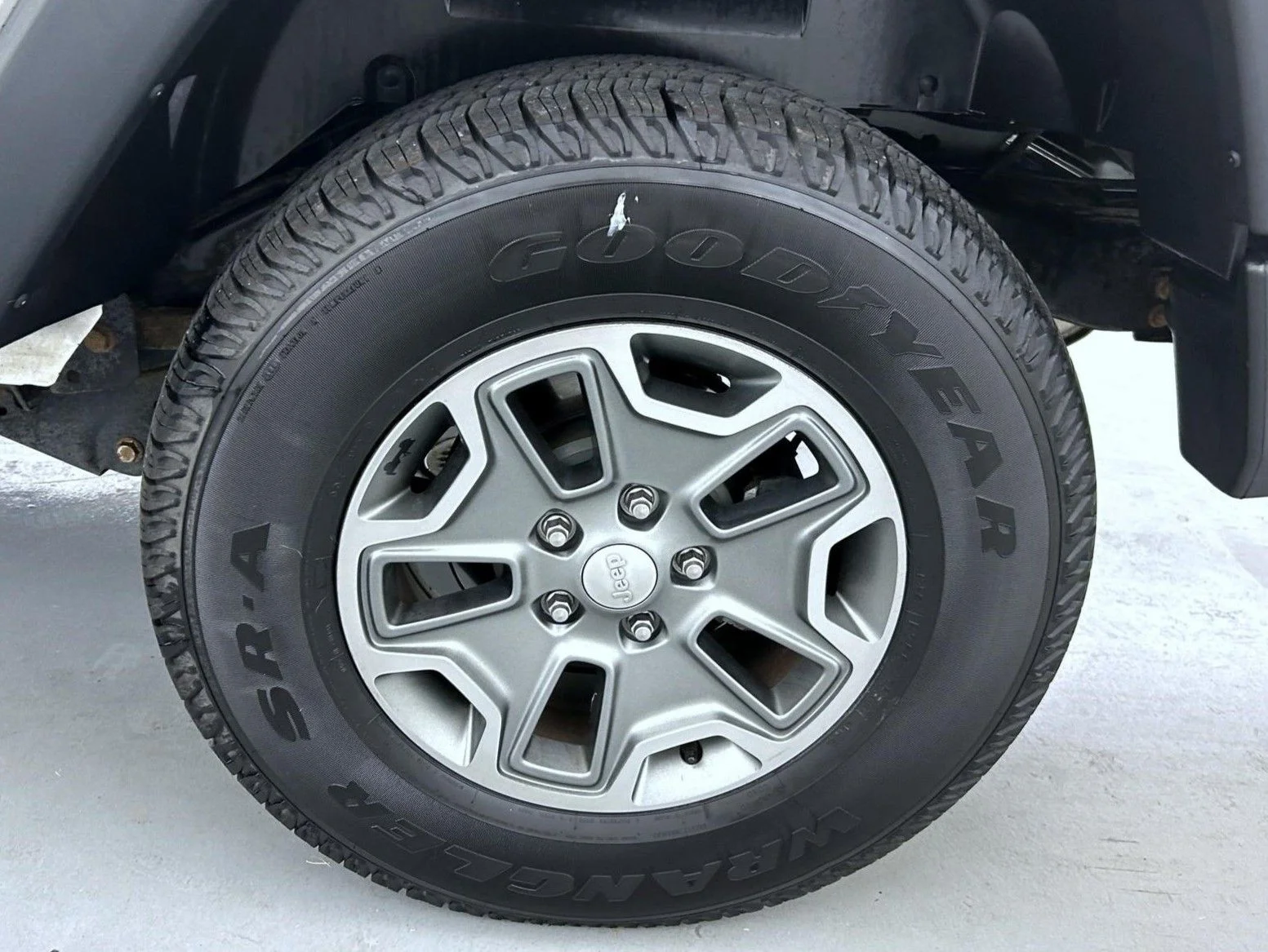 Used 2017 White Jeep Unlimited Rubicon image 20