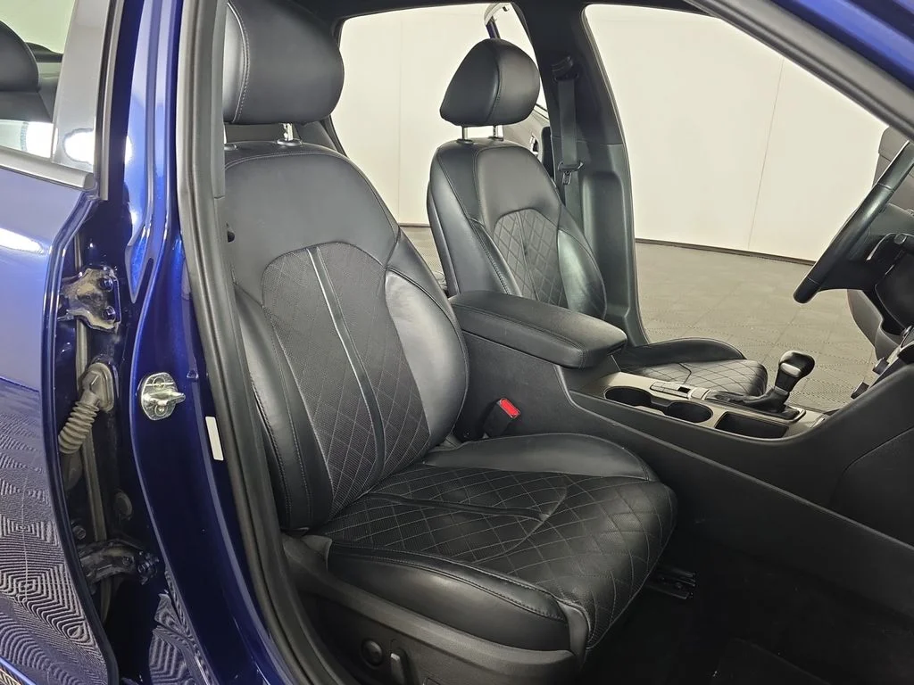 Used 2018 Horizon Blue Kia SX image 30