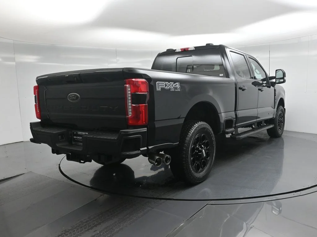 New 2026 Agate Black Metallic Ford Lariat image 27