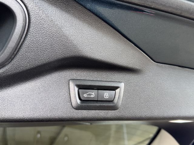 Used 2025 Blue BMW xDrive40i image 19