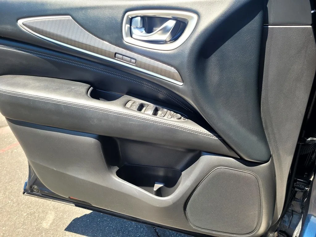 Used 2017 Blue INFINITI Base image 17