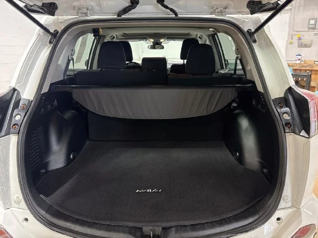 Used 2017 White Toyota XLE image 21