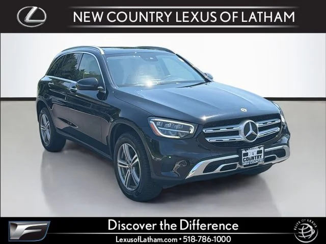 Used 2022  Mercedes-Benz GLC 300 image 1