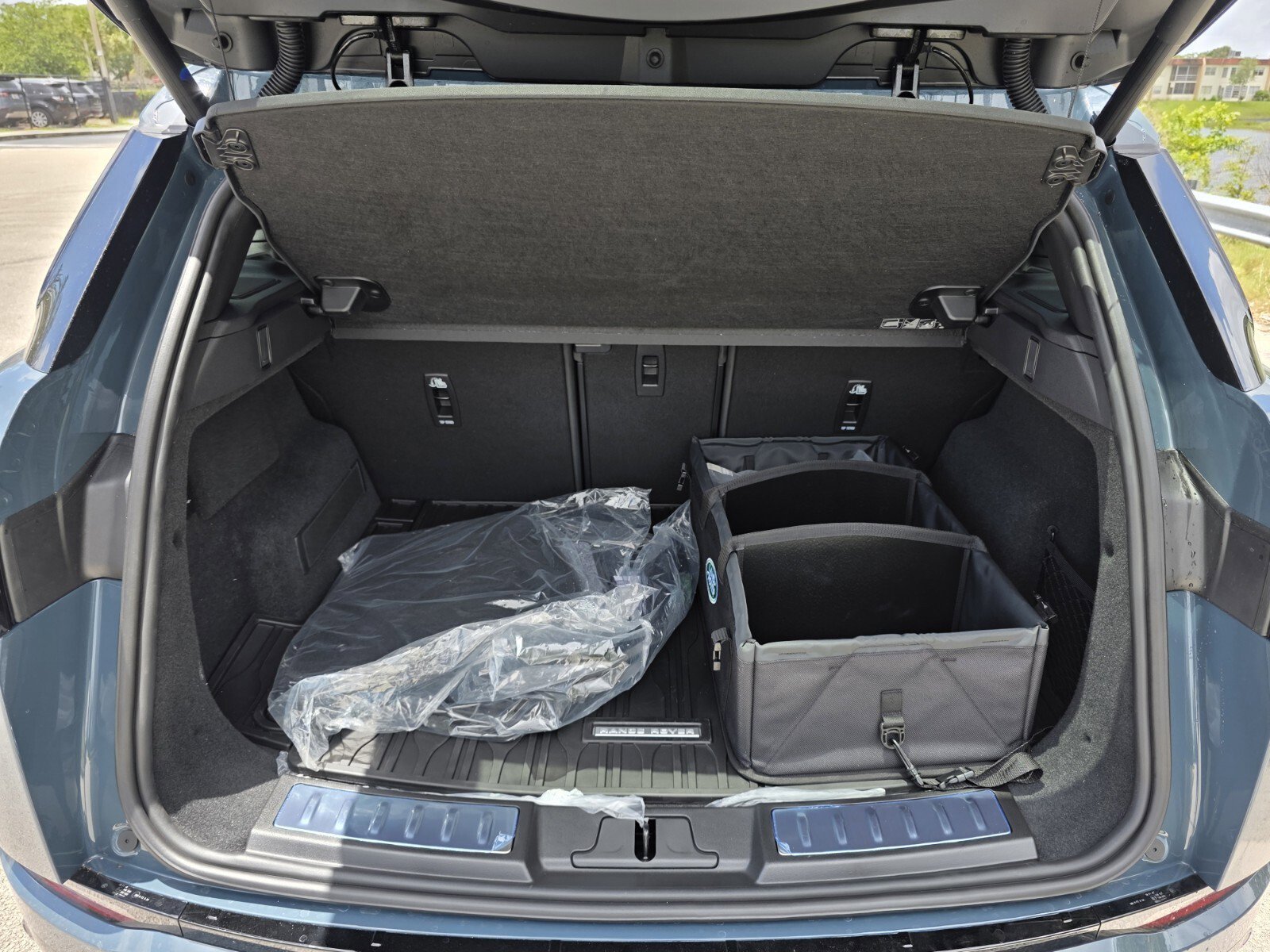 New 2026 Tribeca Blue Land Rover Hoxton Edition image 15
