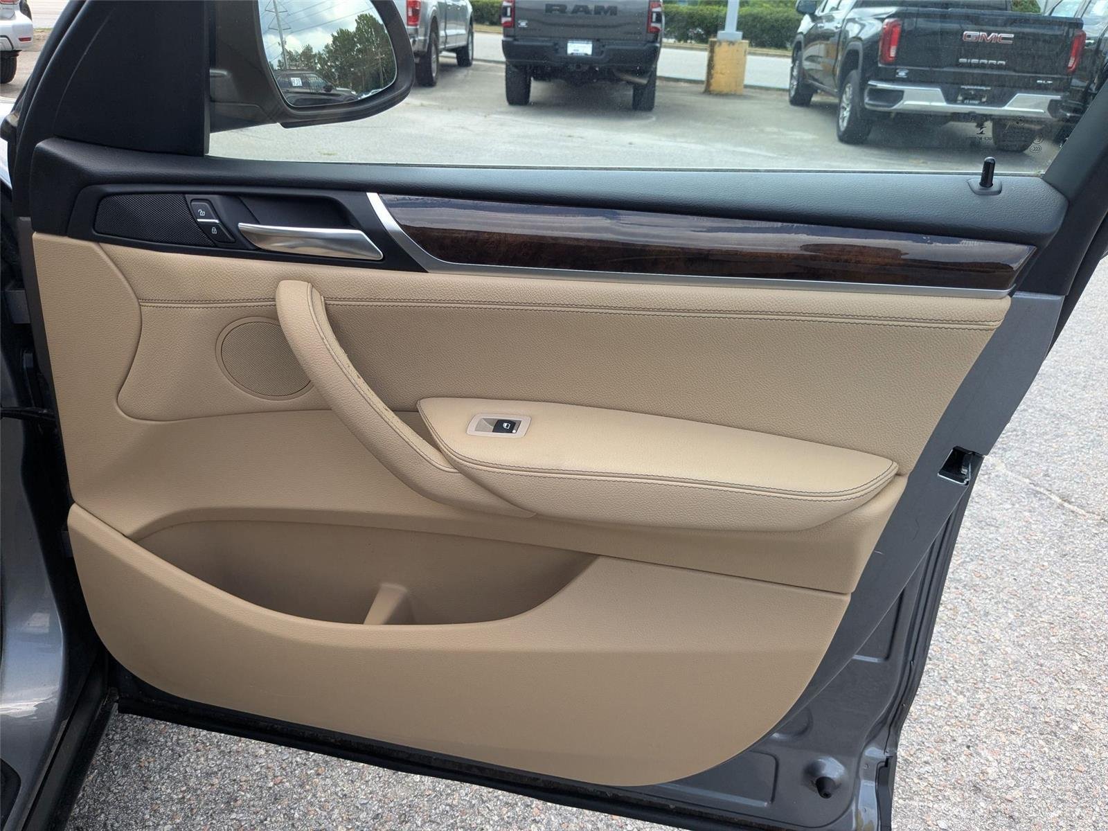 Used 2016 Space Gray Metallic BMW xDrive28i image 33