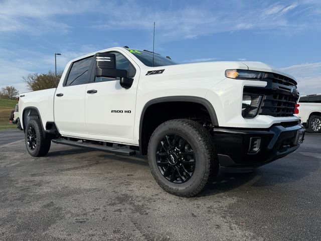 2026 Chevrolet Silverado 2500HD Custom photo 3