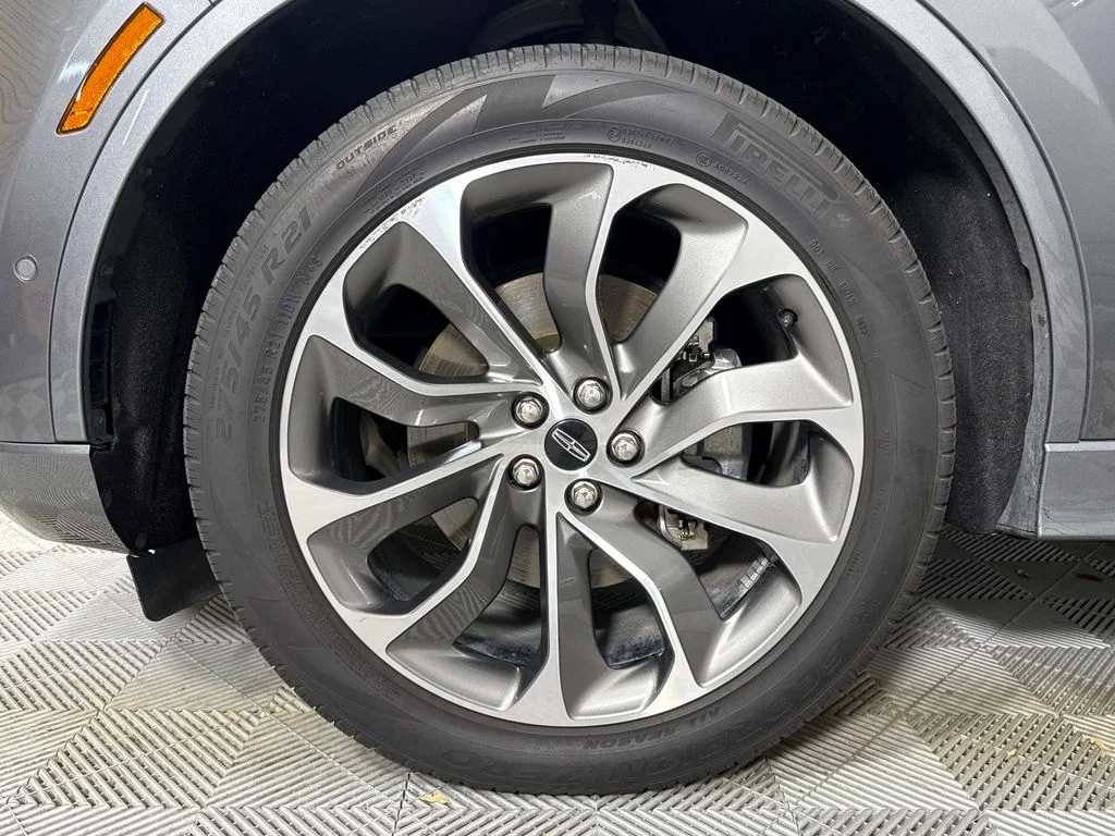 Used 2023 Gray Lincoln Grand Touring image 27