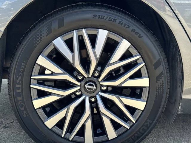 Used 2025 Gray Nissan 2.5 SV image 25