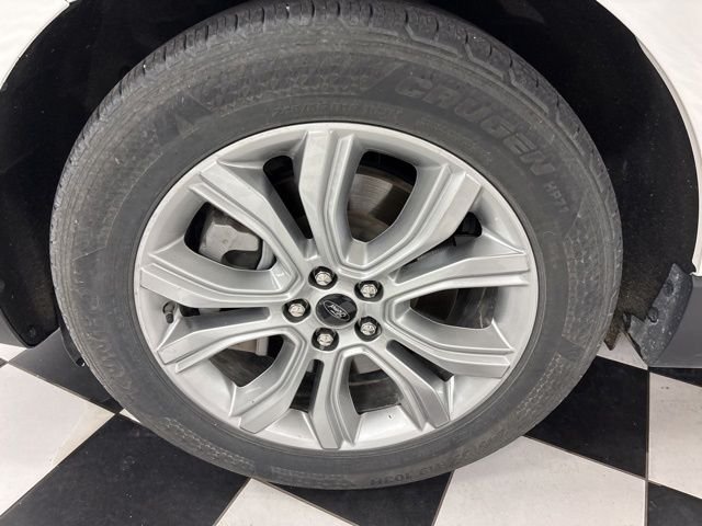 2023 Ford Edge Titanium - Photo 5