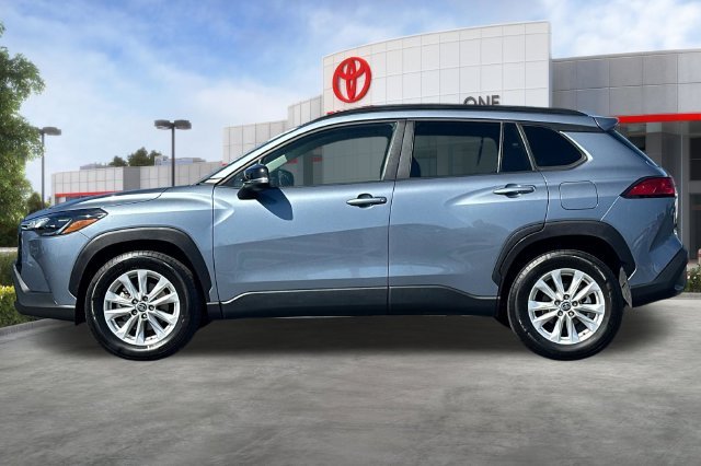 Certified Used 2025  Toyota LE image 9