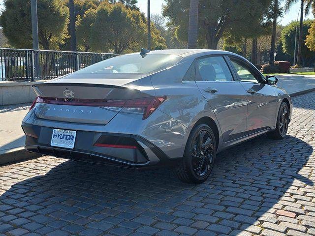 New 2026 Silver Hyundai SEL Sport Premium image 4