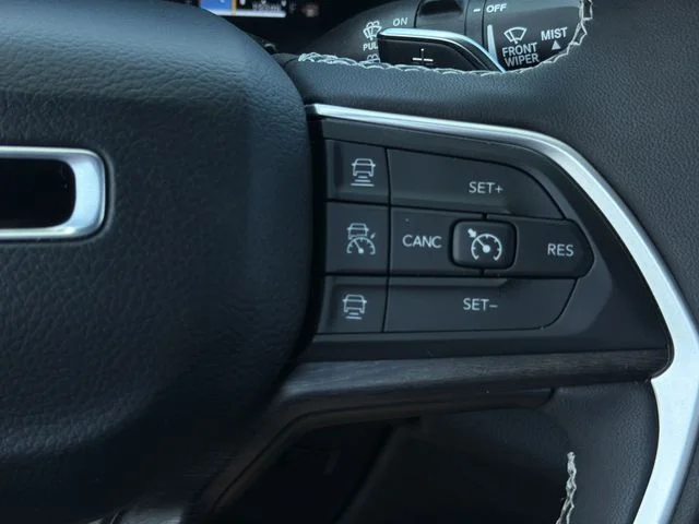 Used 2025 White Jeep Limited image 28
