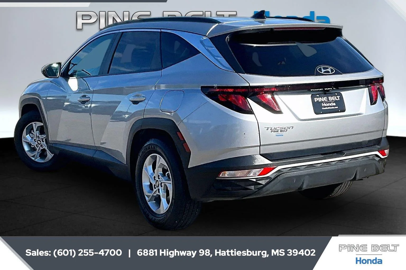 Used 2024 Shimmering Silver Hyundai SEL image 2