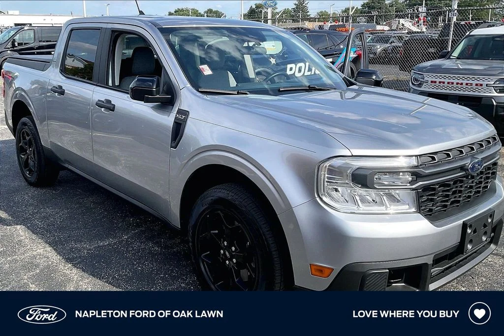 Used 2024 Silver Ford XLT image 1