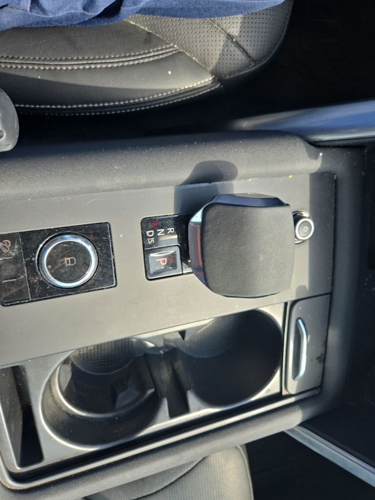 Used 2023 Fuji White Land Rover S R-Dynamic image 26