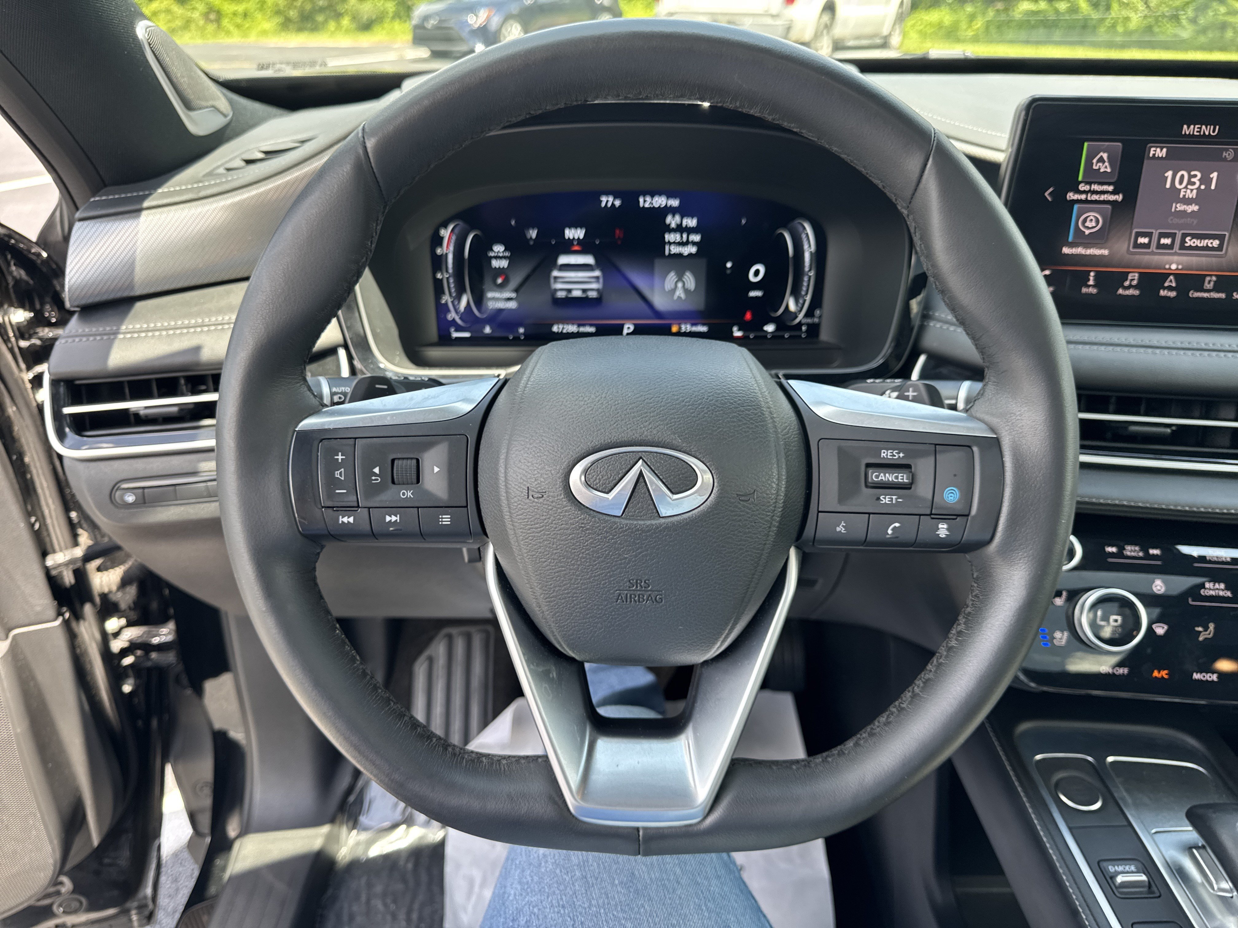 Used 2025 Mineral Black INFINITI LUXE image 18