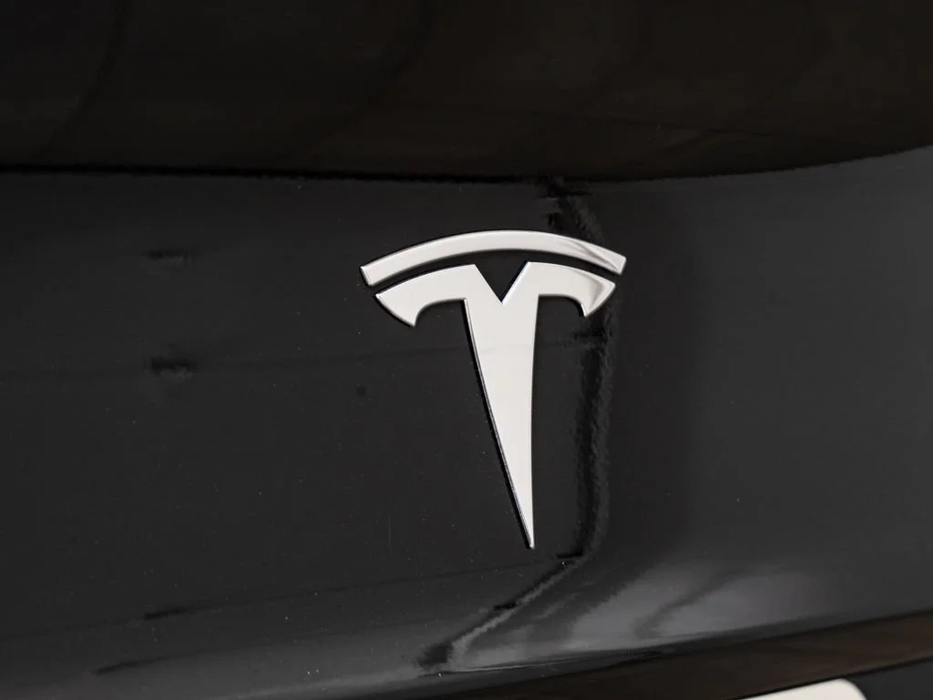 Used 2023 Black Tesla  image 16