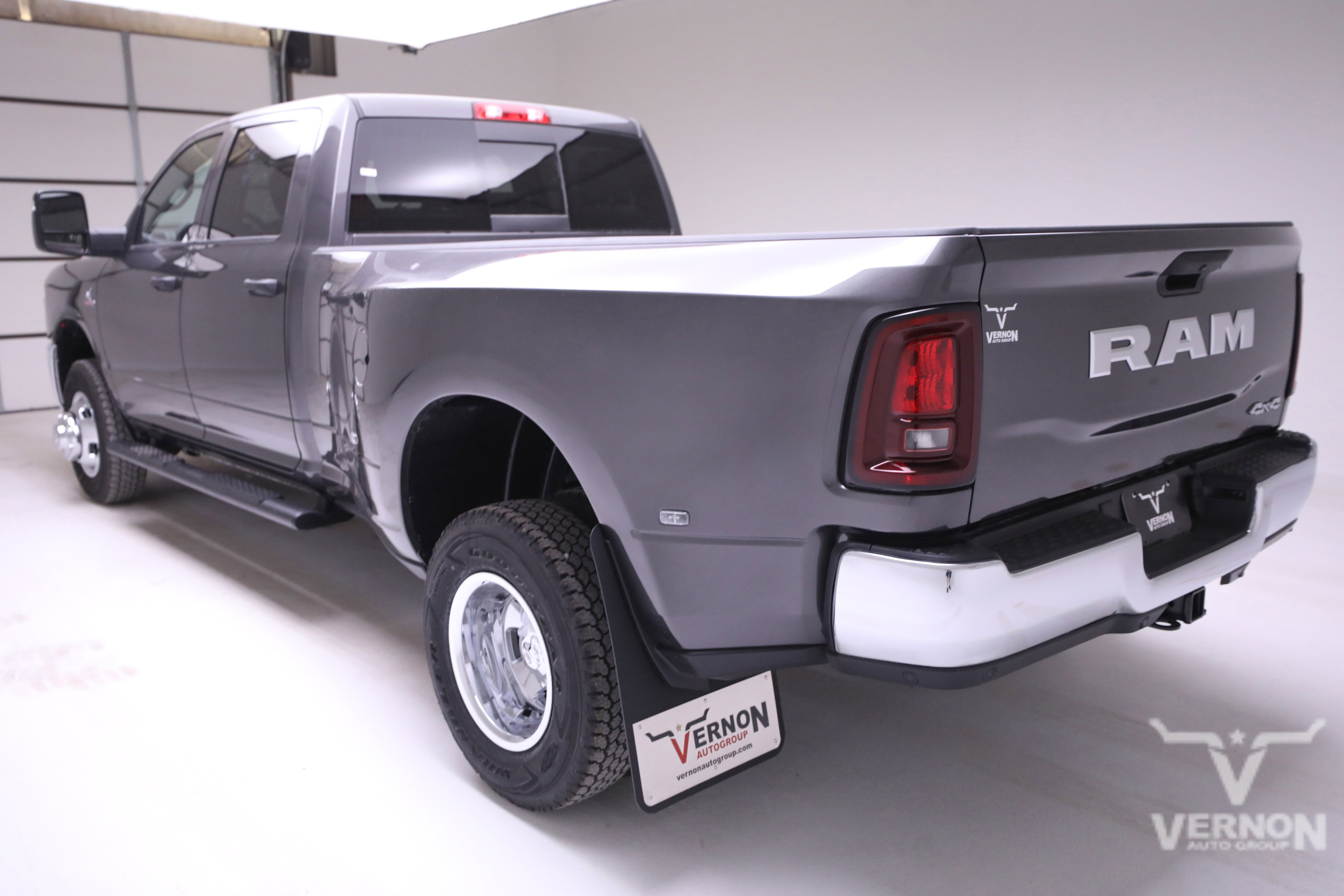 New 2026 Granite Crystal Metallic Clearcoat Ram N image 3
