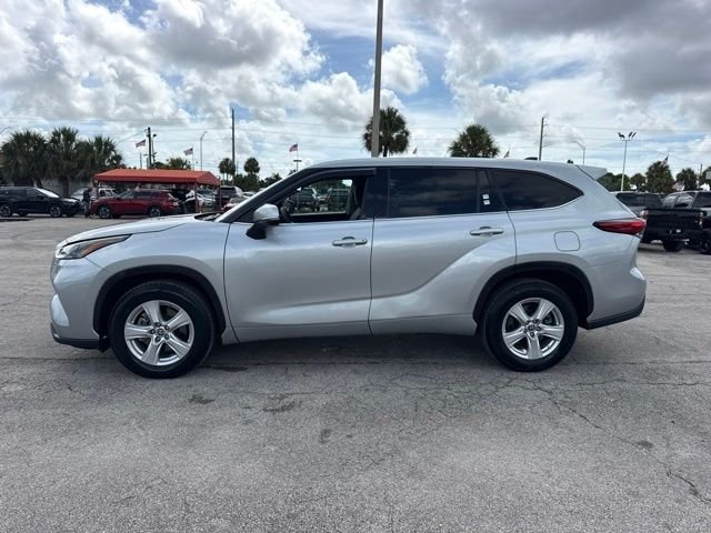 Used 2022 Silver Toyota L image 6
