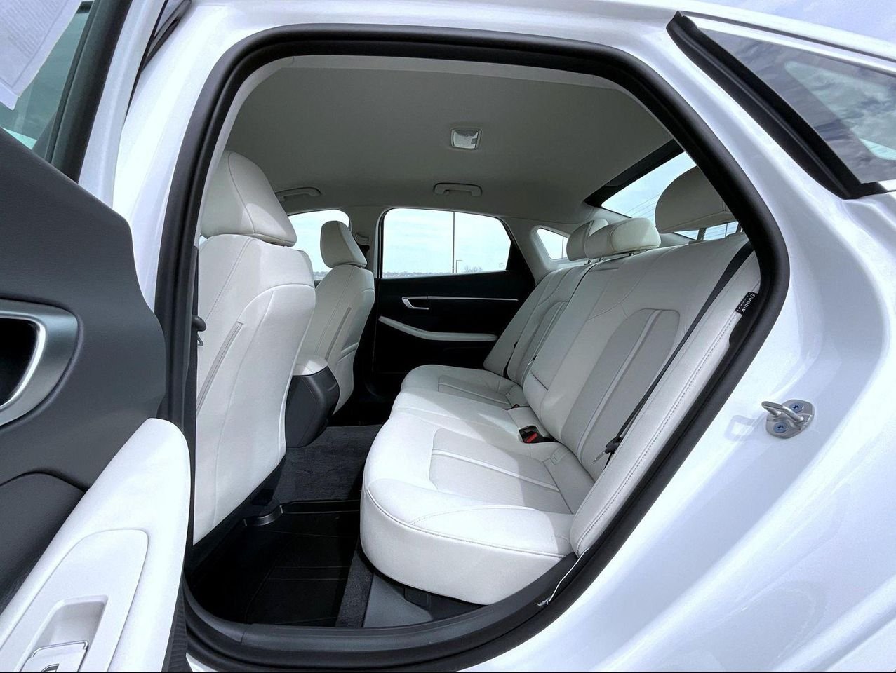 New 2026 White Hyundai SEL Sport image 20