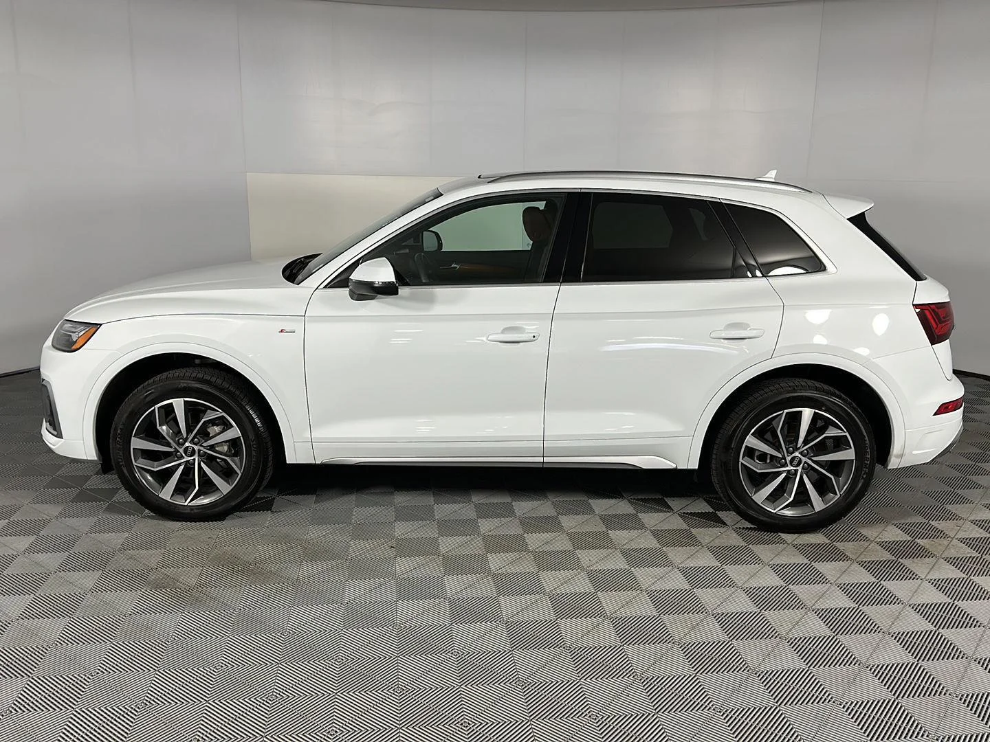 Used 2023 Glacier White Metallic Audi S line Premium image 13
