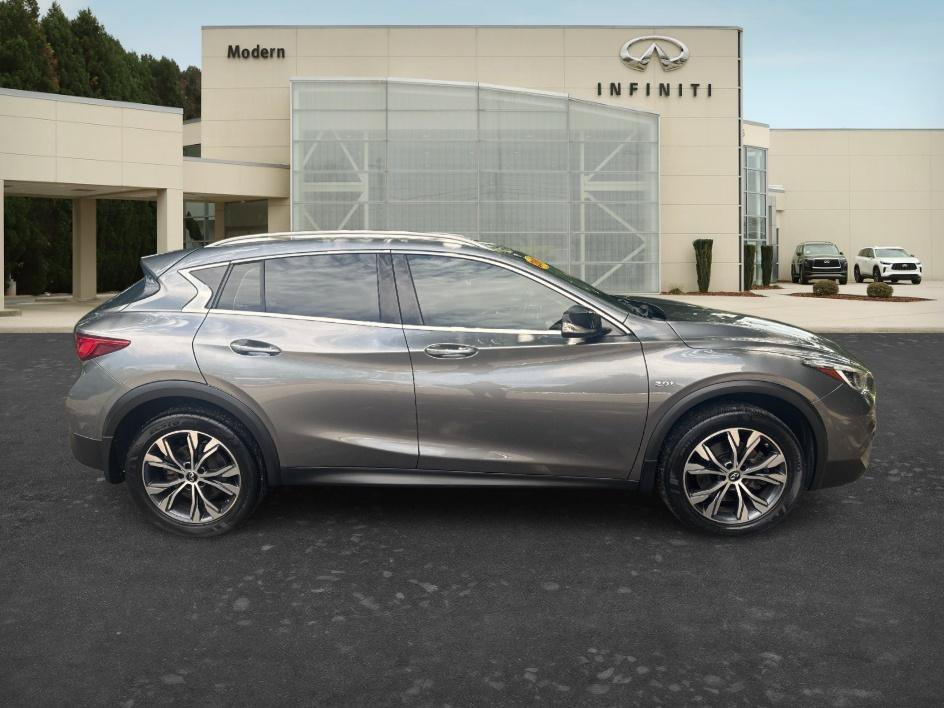 Used 2017 Graphite Shadow INFINITI Premium image 4