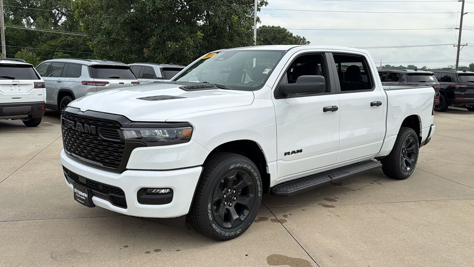 New 2026 Bright White Clearcoat RAM Express image 4