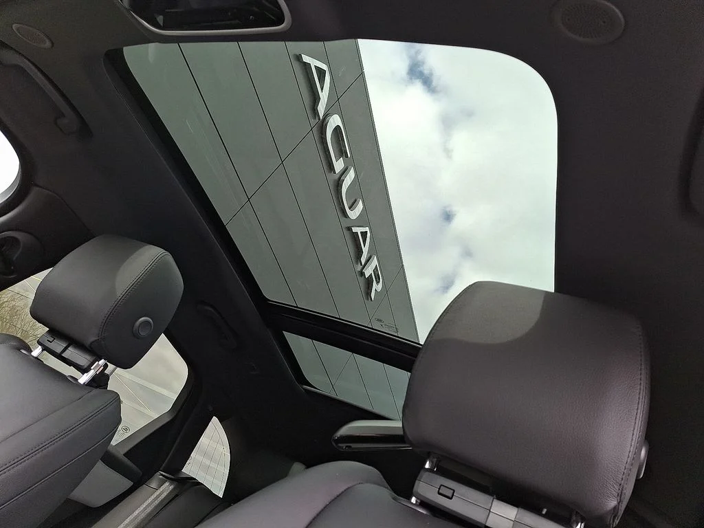 New 2026 Santorini Black Land Rover S image 10