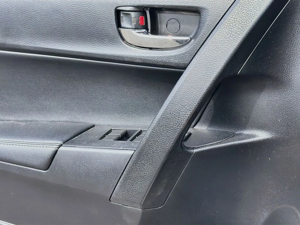 Used 2017 Slate Metallic Toyota L image 17