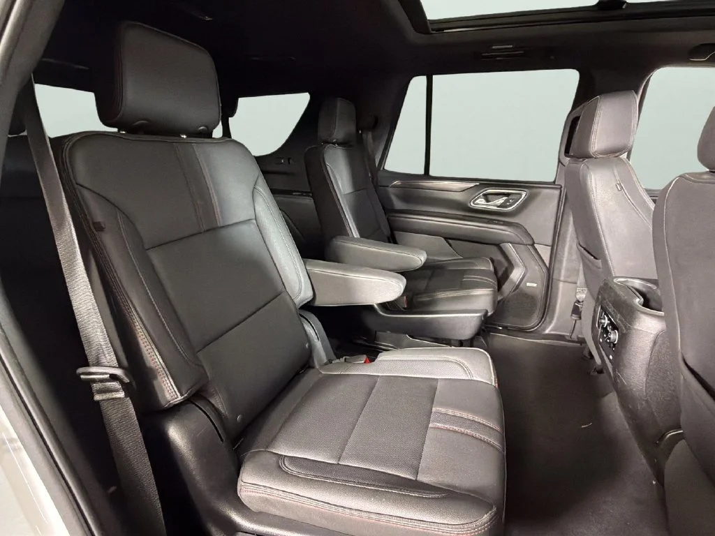 Used 2023 IRIDESCENT PEARL TRICOAT Chevrolet RST image 34