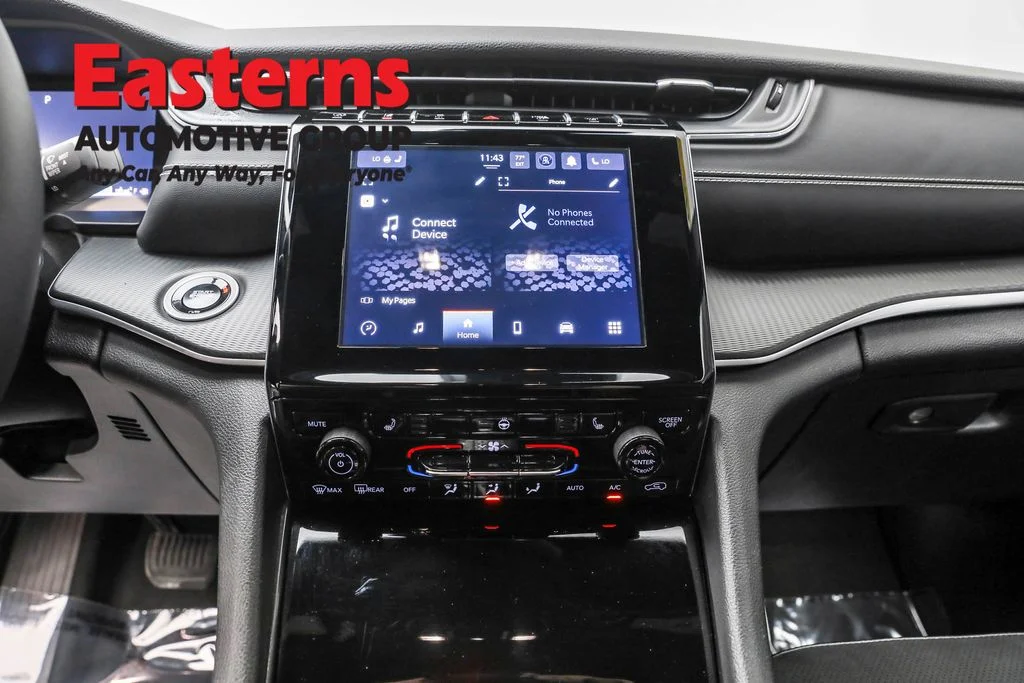 Used 2024 Silver Jeep Altitude image 12