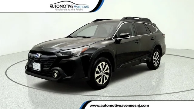 2023 Subaru Outback Premium CVT w/ BSD, Keyless Access & Power Gate