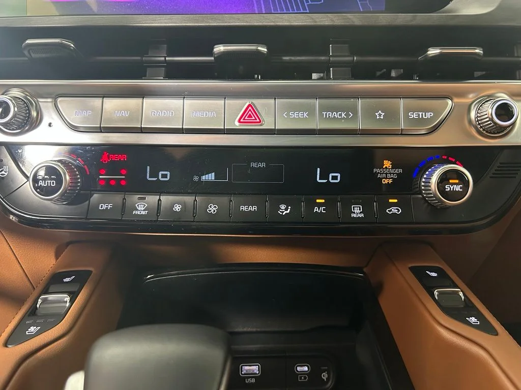 Certified Used 2025 Green Kia SX-Prestige X-Line image 6