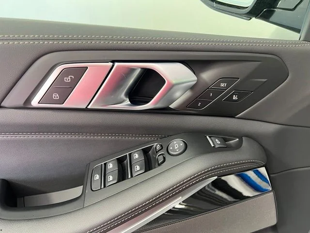 New 2026 Dravit Grey Metallic BMW sDrive40i image 14