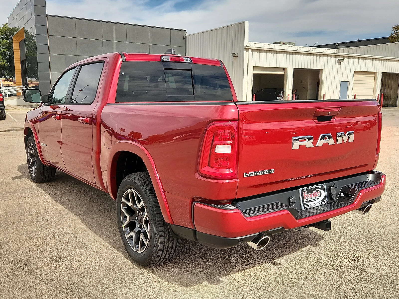 New 2027 Molten Red Pearl-Coat  Paint Ram LARAMIE CREW CAB 4X2 5