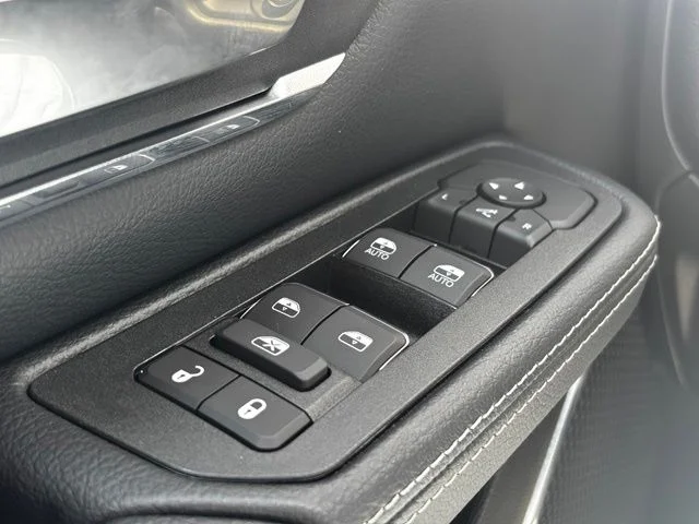 2026 RAM 1500 Laramie - Photo 18