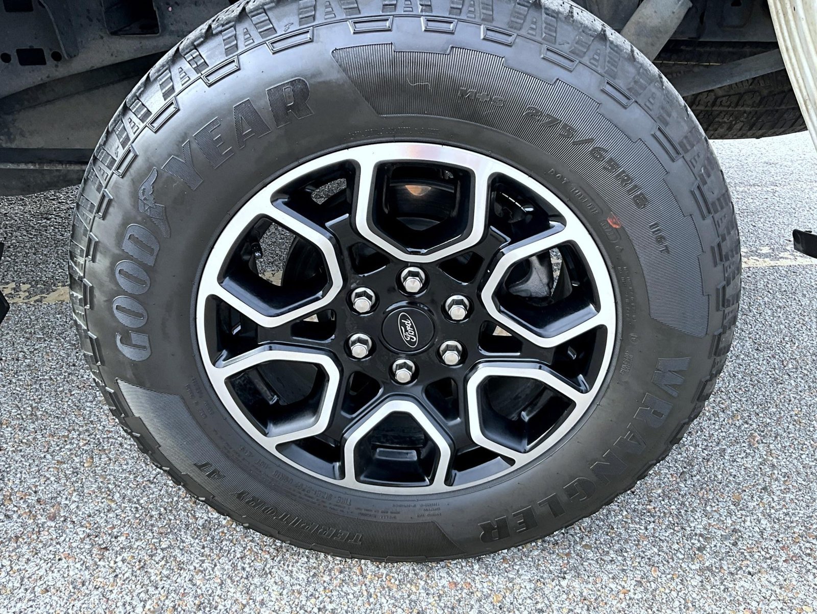 Used 2023 White Ford XLT image 25