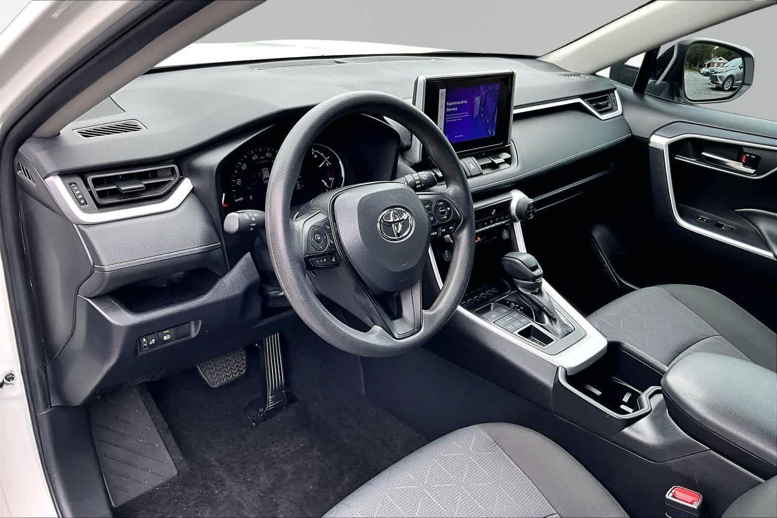 Used 2024 Ice Cap Toyota XLE image 18