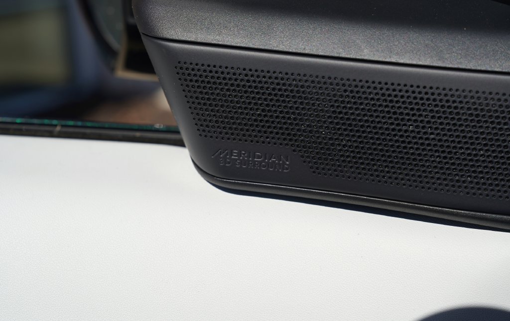 New 2027 British Racing Green Land Rover Dynamic SE image 10