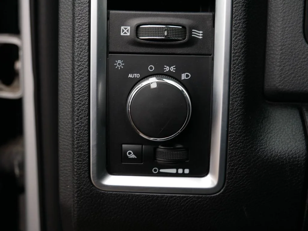 Used 2017 Silver Ram SLT image 17