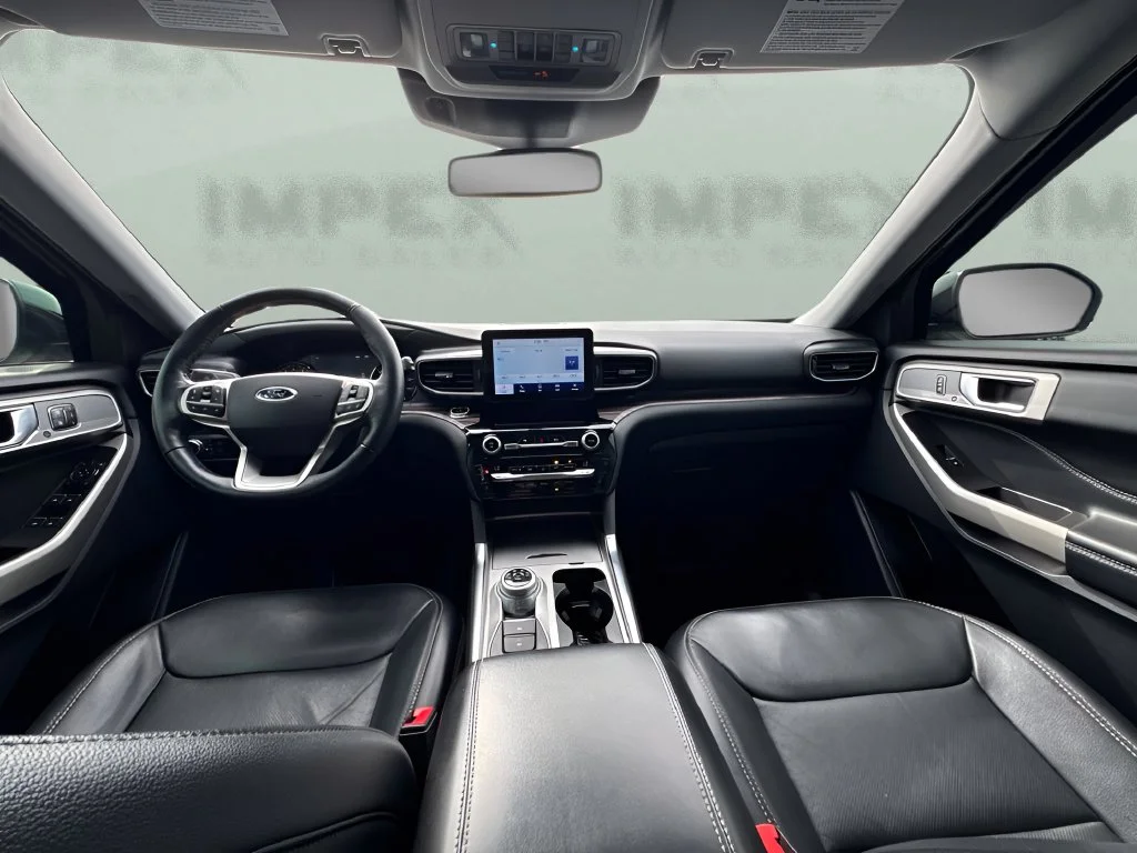Used 2021 White Ford Limited image 16