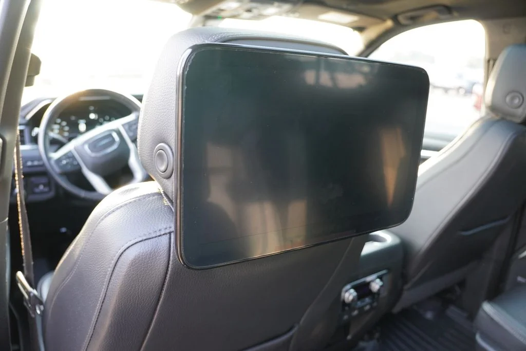 Used 2022  GMC Denali image 4