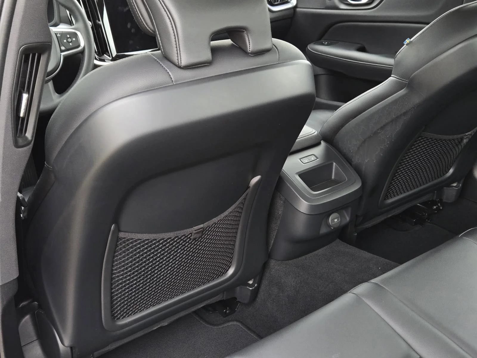 2024 Volvo S60 Core - Photo 23