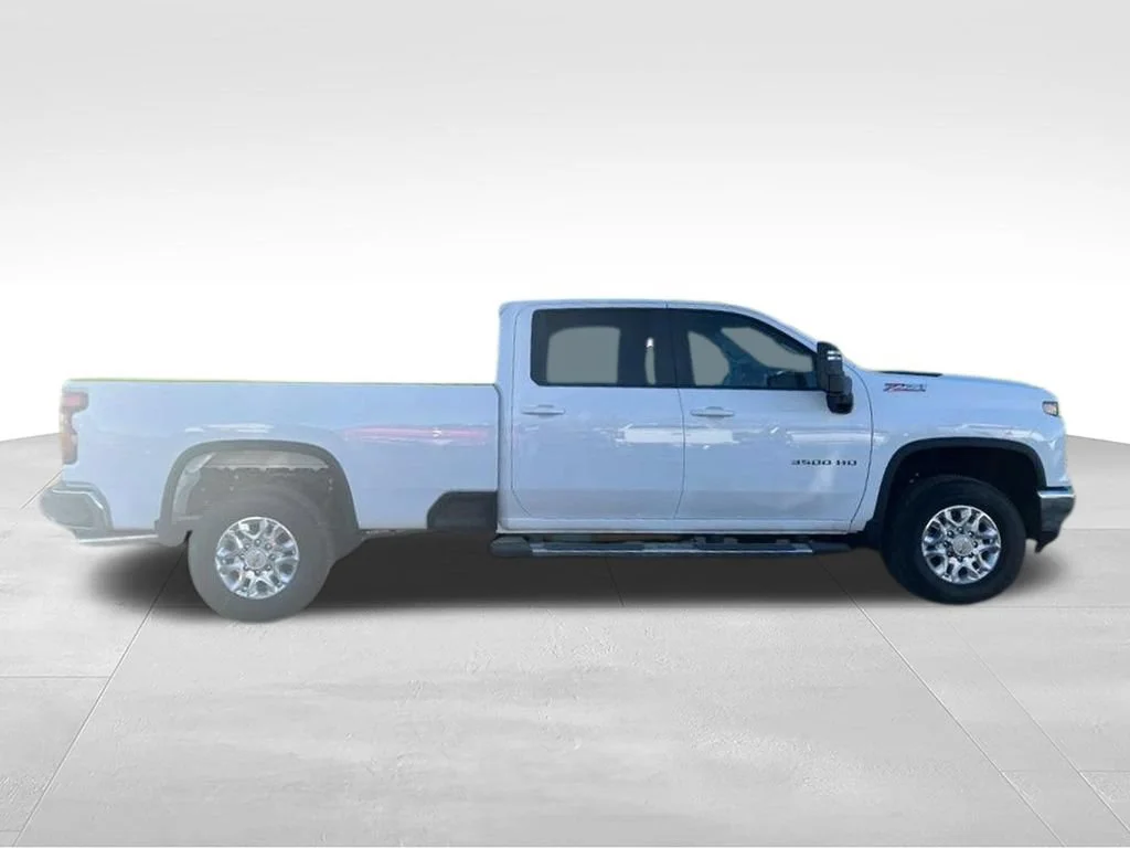 New 2025 Summit White Chevrolet LT image 6