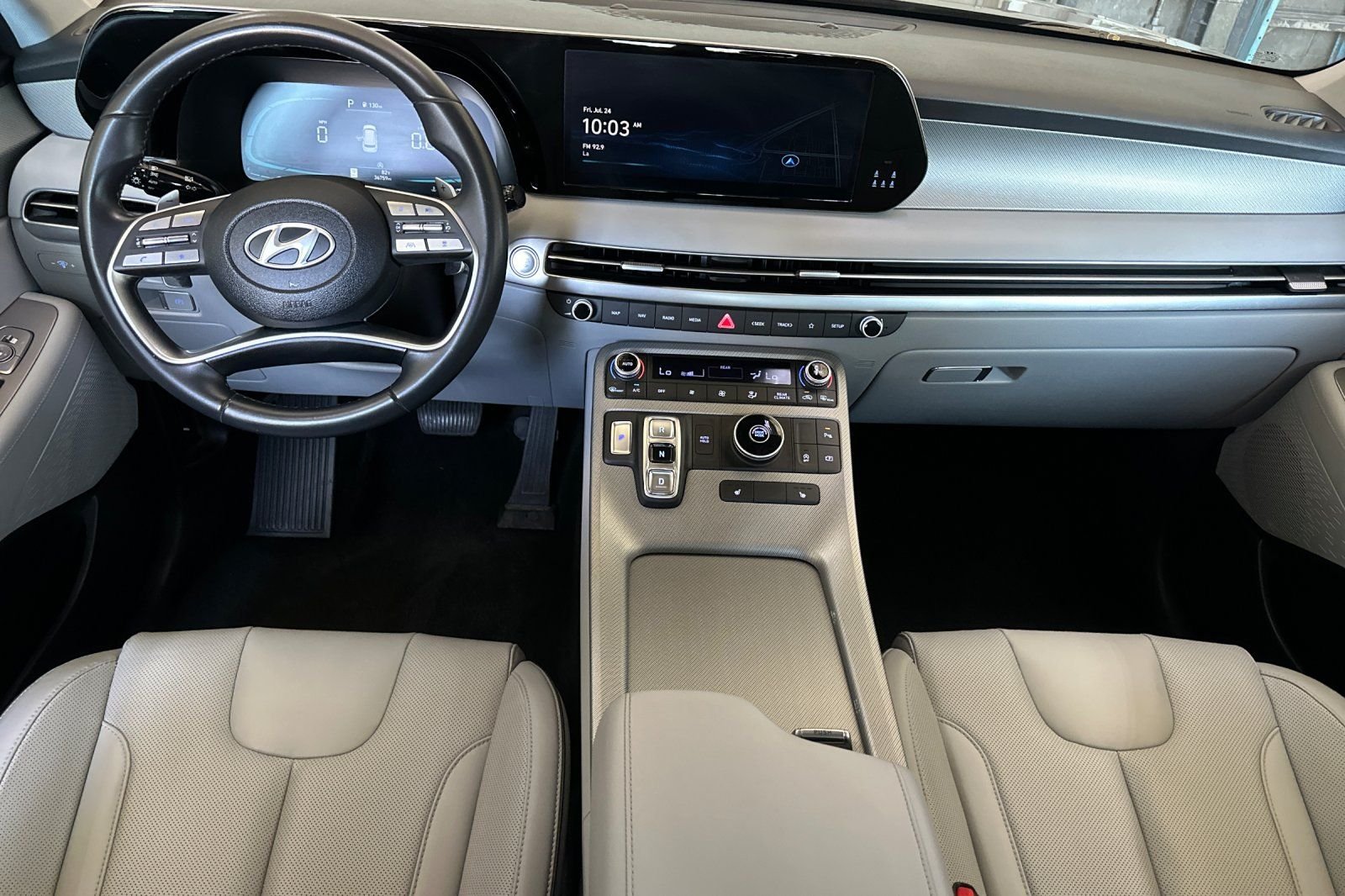 Used 2025 White Hyundai SEL image 14